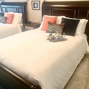 2* Bed & Breakfast Rockwood House
